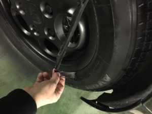 retiramos el sobrante de plastidip